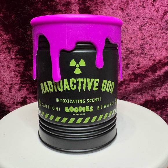 DW Home Halloween Spooky Season Toxic Waste Cans Oozing Candle Trio - Picture 4 of 12